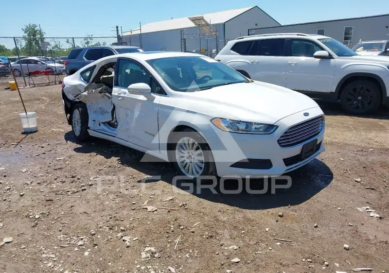 2016 Ford FUSION photo