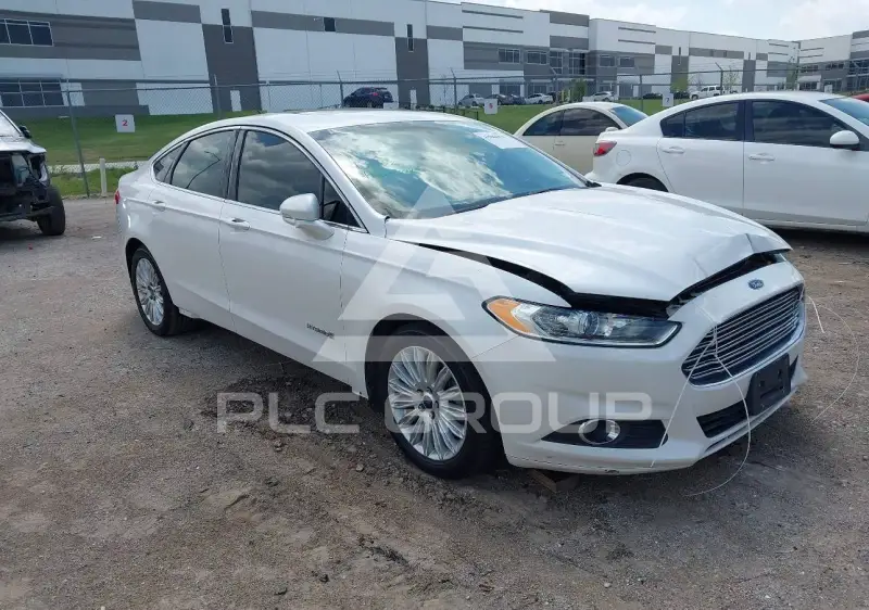 2016 Ford FUSION фото