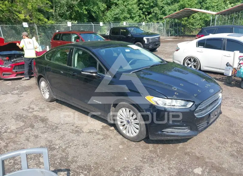 2016 Ford FUSION фото