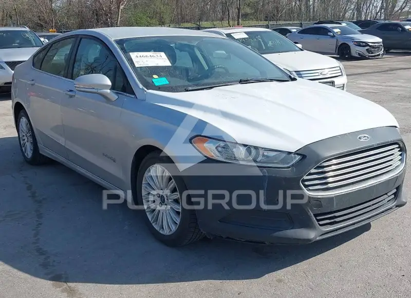 2016 Ford FUSION photo