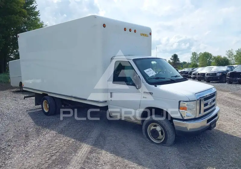 2016 Ford E-450 фото