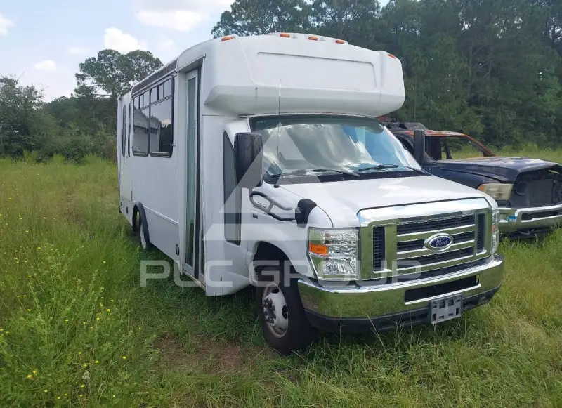 2016 Ford E-350 photo