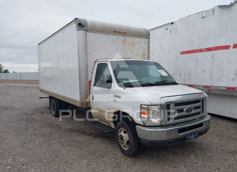 2016 Ford E-350 фото