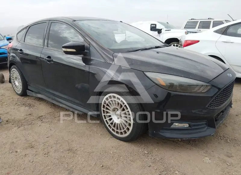 2016 Ford FOCUS фото