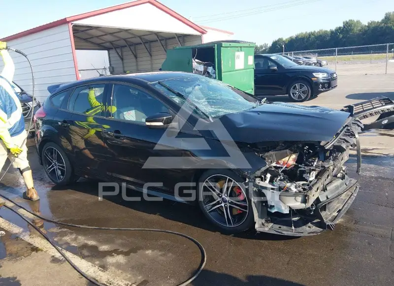 2016 Ford FOCUS photo