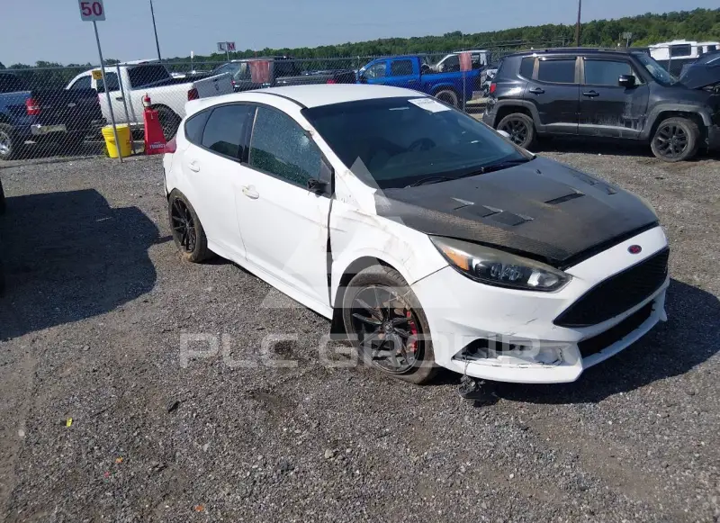 2016 Ford FOCUS photo