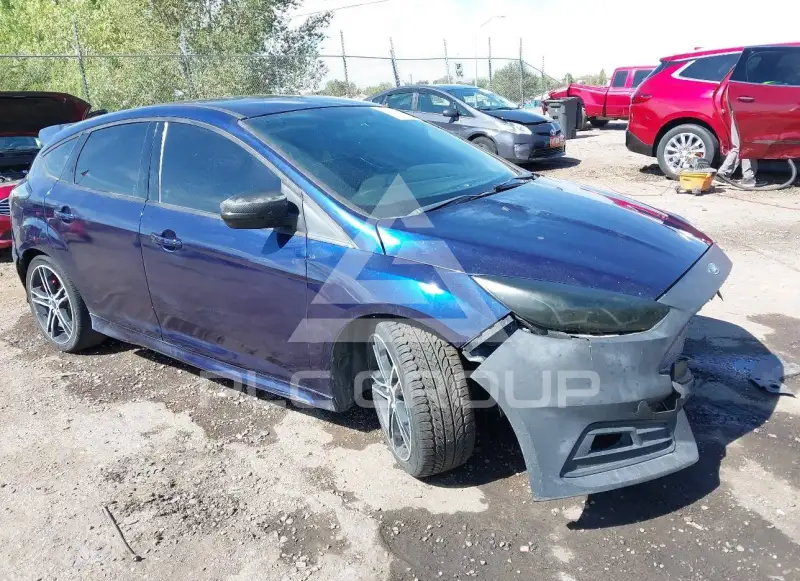 2016 Ford FOCUS фото