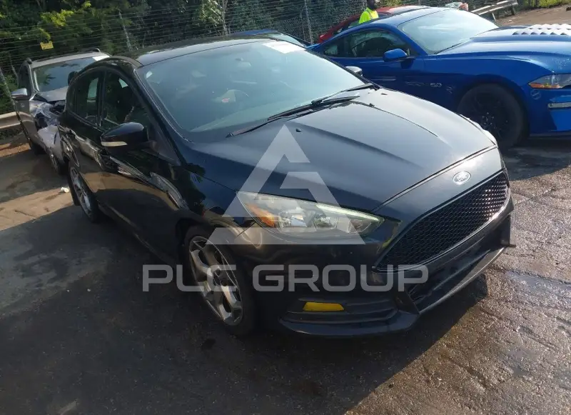 2016 Ford FOCUS фото