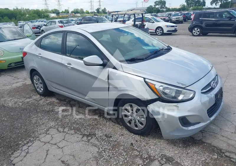 2016 Hyundai Accent photo