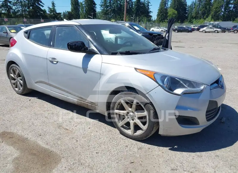 2016 Hyundai Veloster photo