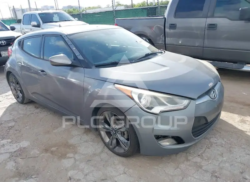 2016 Hyundai Veloster photo