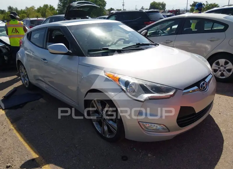 2016 Hyundai Veloster photo