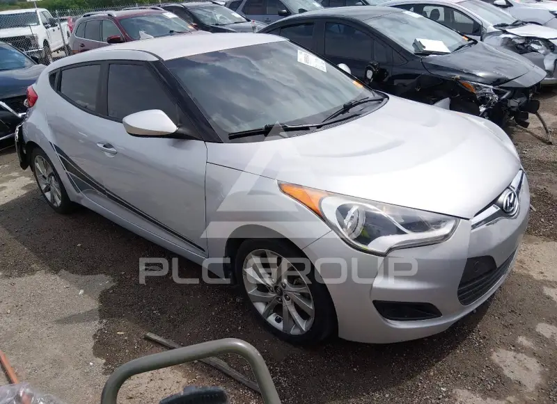 2016 Hyundai Veloster photo