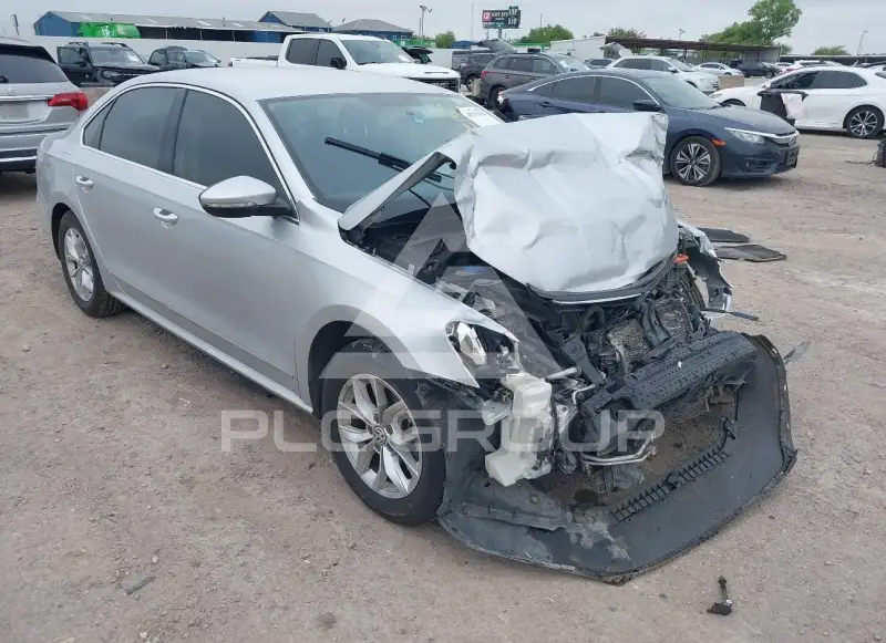 2016 Volkswagen Passat photo
