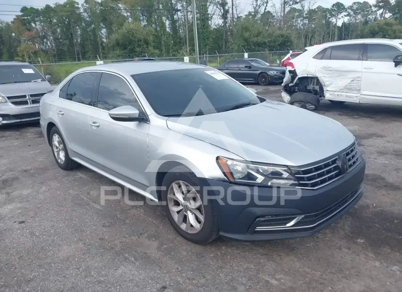 2016 Volkswagen Passat photo