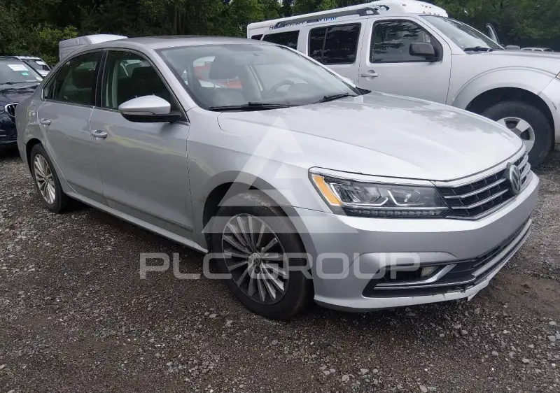 2016 Volkswagen Passat photo
