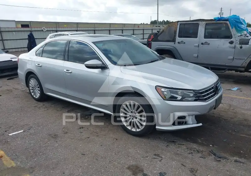 2016 Volkswagen Passat фото