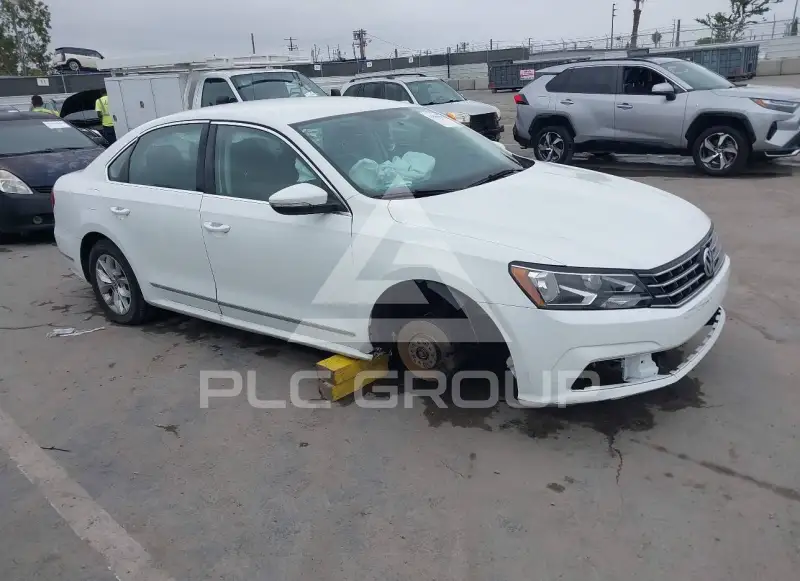2016 Volkswagen Passat photo