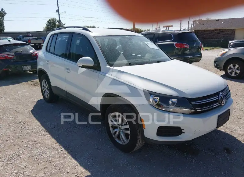 2016 Volkswagen Tiguan photo