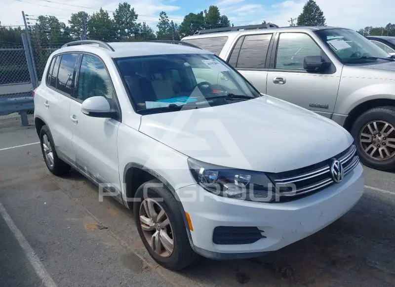 2016 Volkswagen Tiguan photo