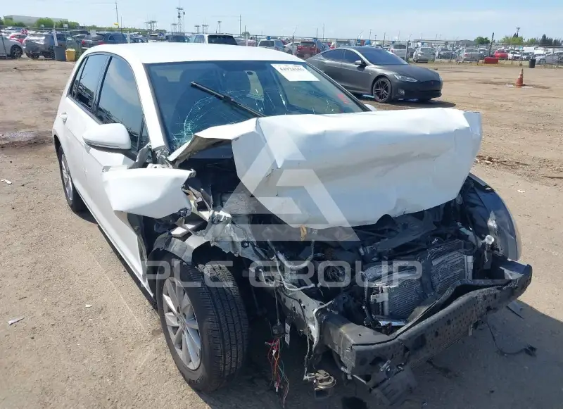2016 Volkswagen GOLF photo