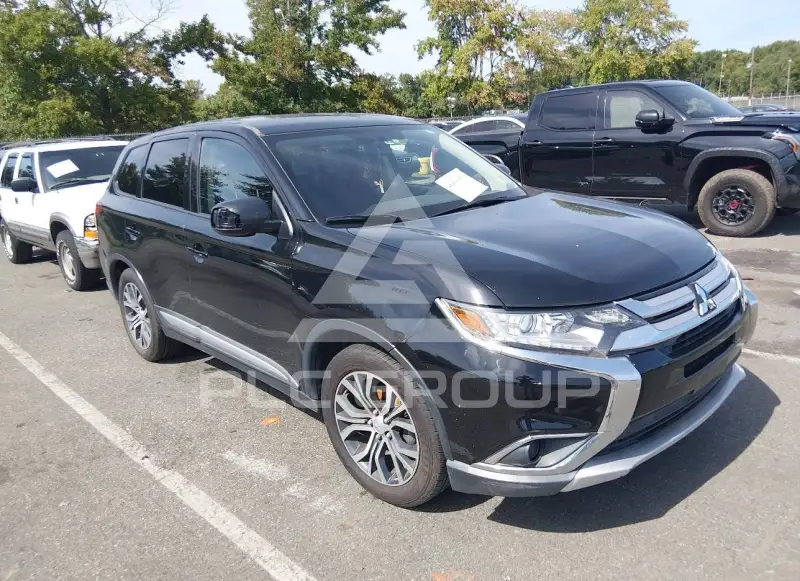 2017 Mitsubishi OUTLANDER photo