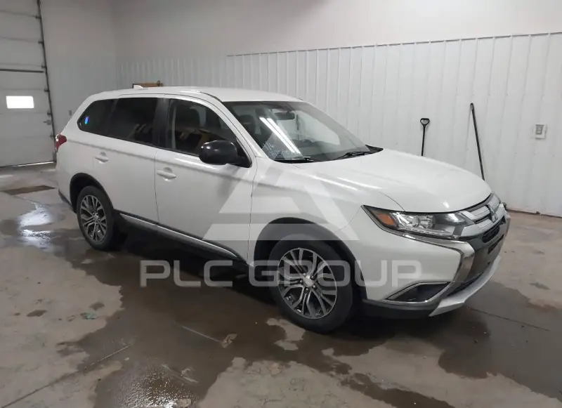 2017 Mitsubishi OUTLANDER фото