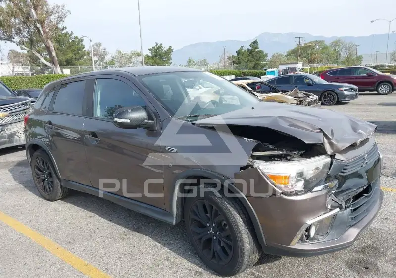 2017 Mitsubishi OUTLANDER photo