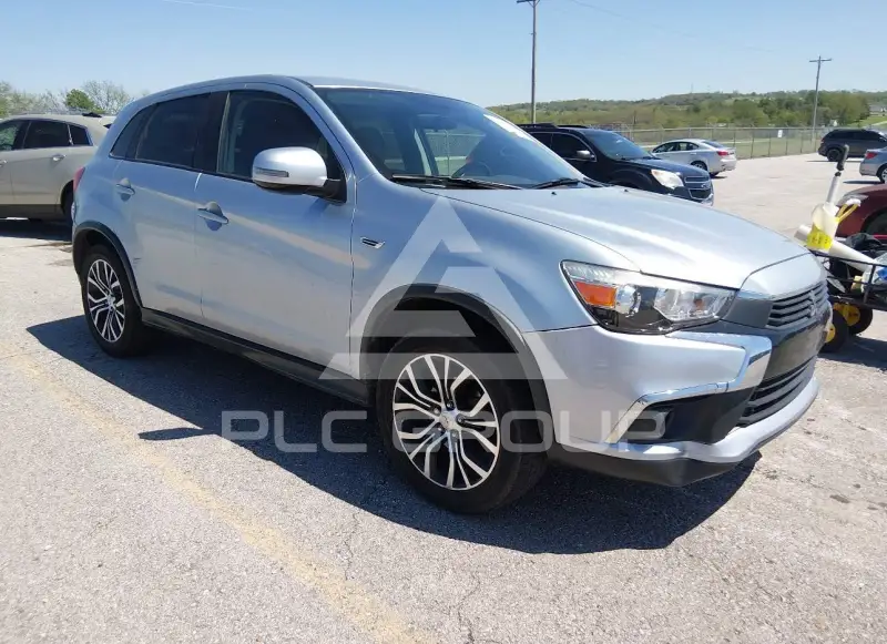 2017 Mitsubishi OUTLANDER фото