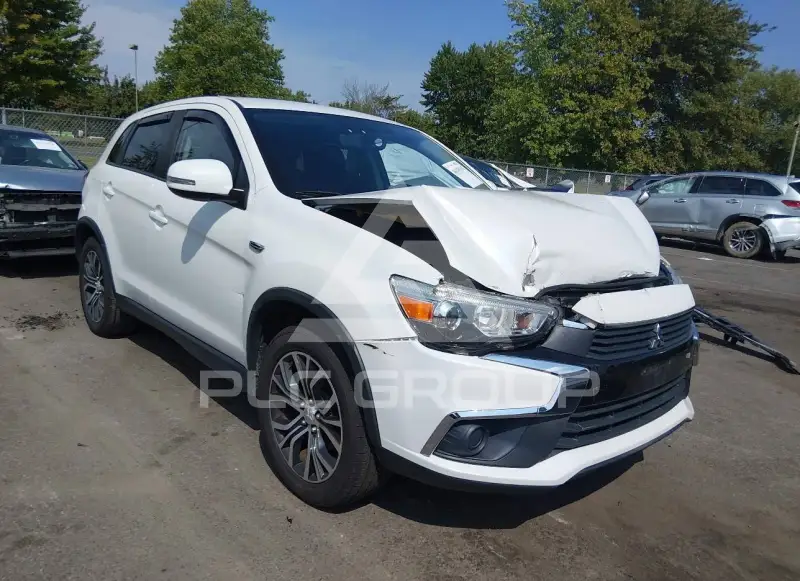 2017 Mitsubishi OUTLANDER photo