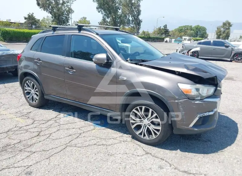 2017 Mitsubishi OUTLANDER фото