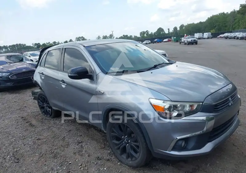2017 Mitsubishi OUTLANDER фото