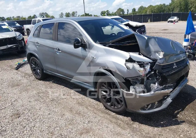 2017 Mitsubishi OUTLANDER photo