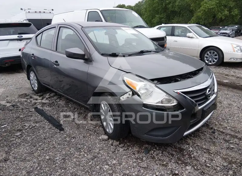 2017 Nissan VERSA фото