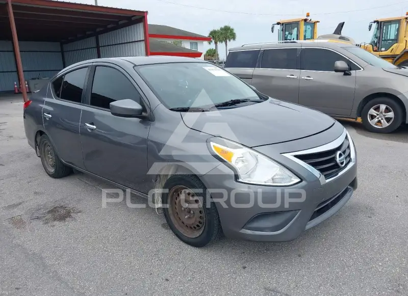 2017 Nissan VERSA photo