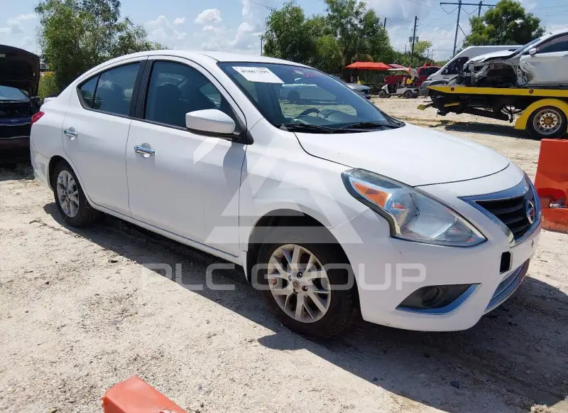 2017 Nissan VERSA фото