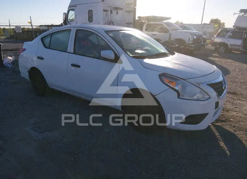 2017 Nissan VERSA фото