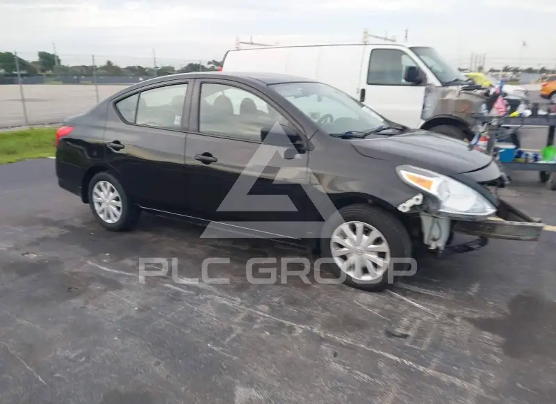 2017 Nissan VERSA photo