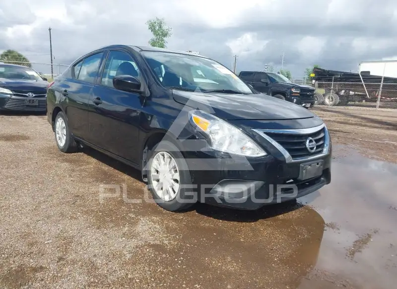 2017 Nissan VERSA фото