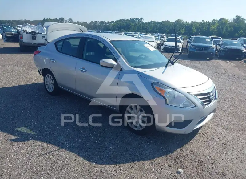 2017 Nissan VERSA фото