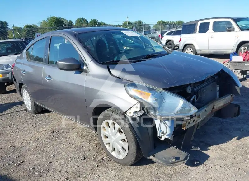 2017 Nissan VERSA фото