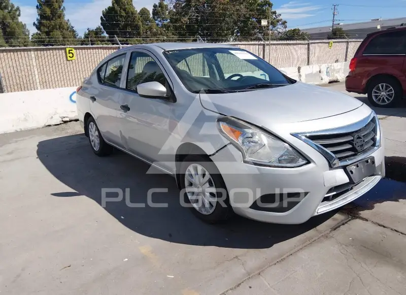 2017 Nissan VERSA photo