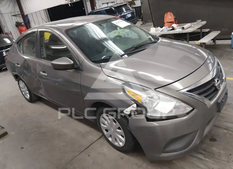 2017 Nissan VERSA фото