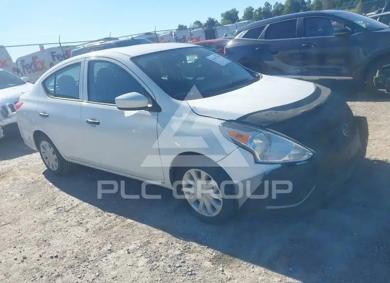 2017 Nissan VERSA фото