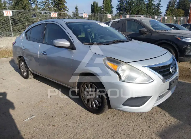 2017 Nissan VERSA photo