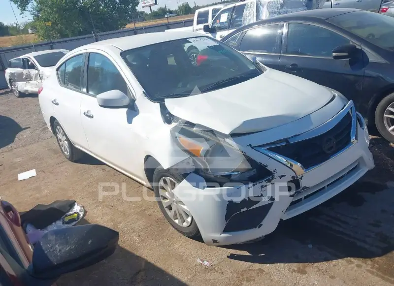 2017 Nissan VERSA photo