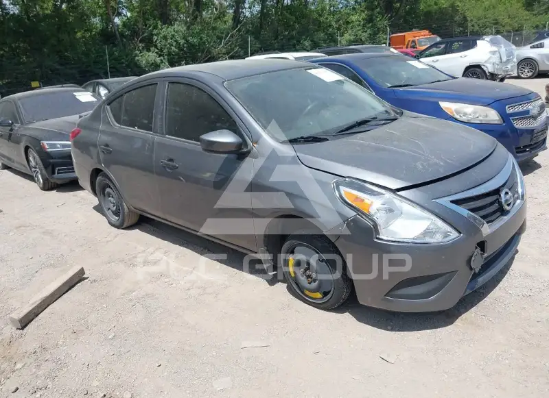 2017 Nissan VERSA photo