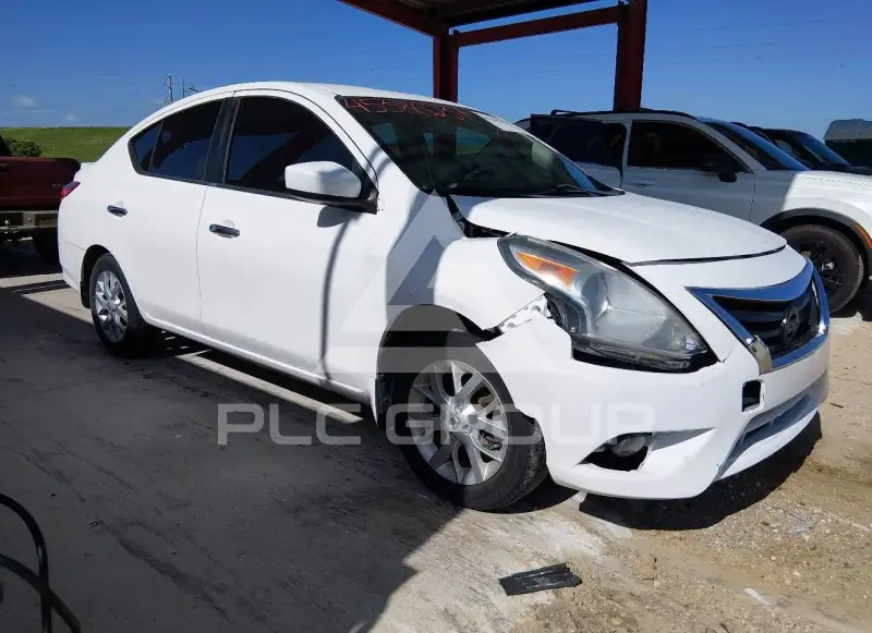 2017 Nissan VERSA фото