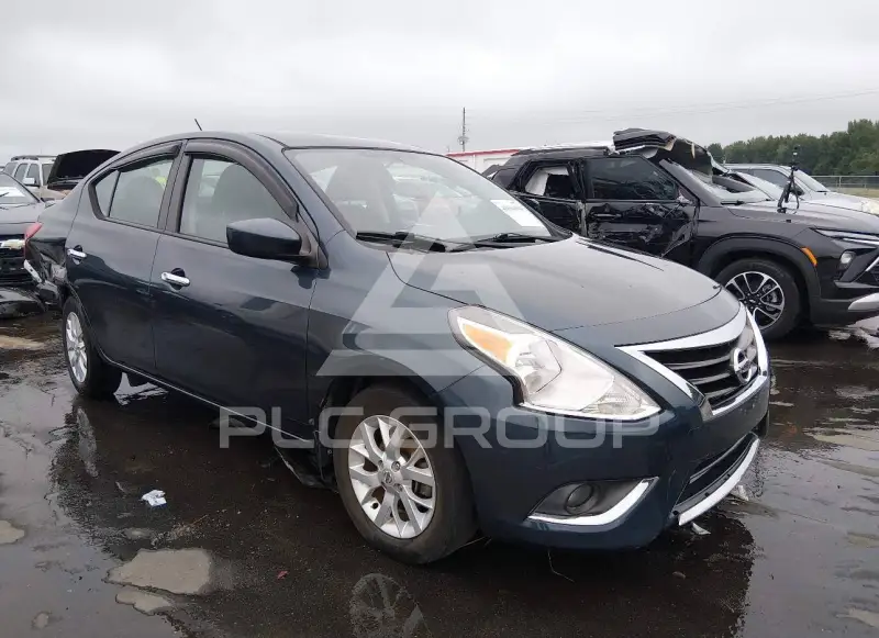 2017 Nissan VERSA фото