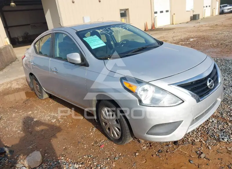 2017 Nissan VERSA фото